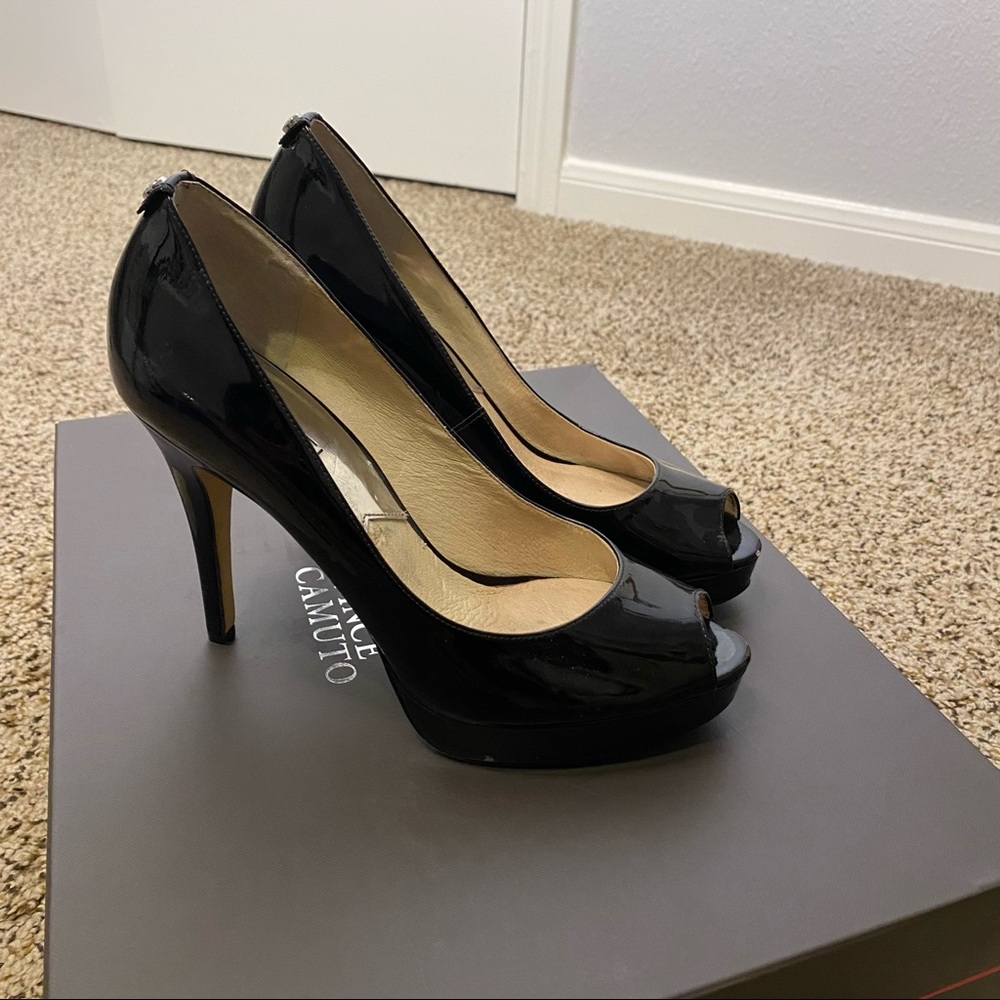 Michale Kors size 8 black heel